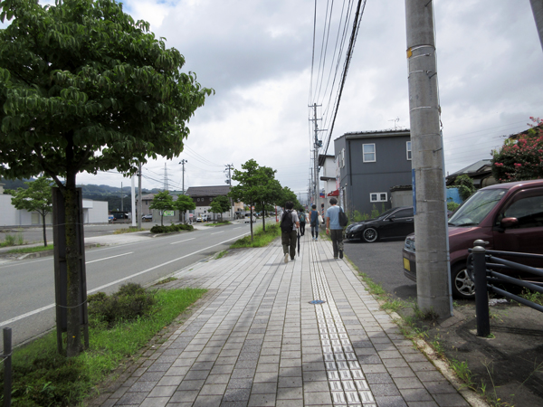 1バス停へ